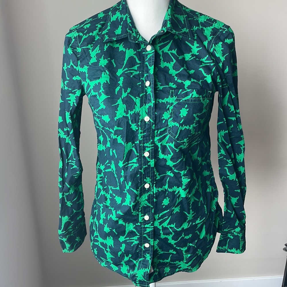 Gap The Fitted Boyfriend Button Down Shirt